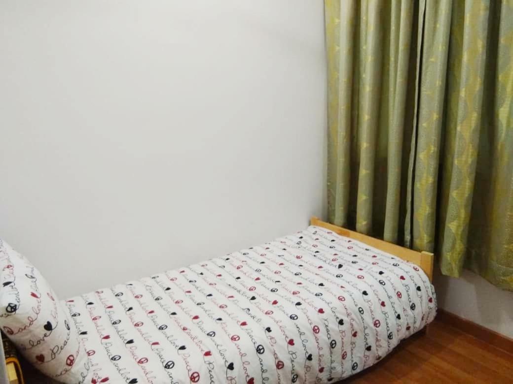 Putra 1 Pool Homestay Bandar Seri Putra Kampong Sungai Buah Eksteriør bilde